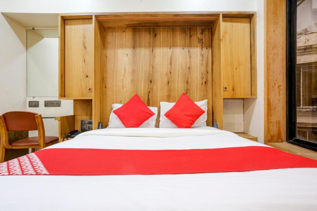Oyo 81549 Hotel Elegance Nx Мумбаи Экстерьер фото